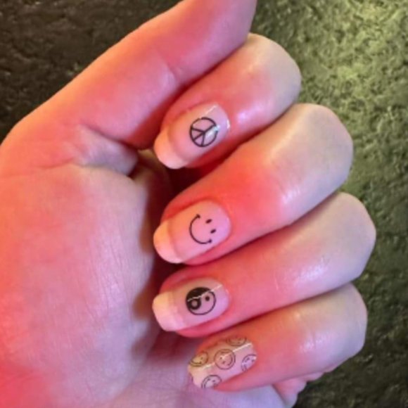 Color Street Nail Strips ~ Way Rad - Picture 3 of 6